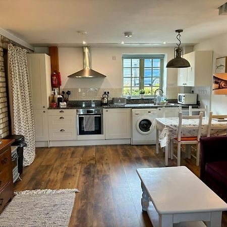 Little Bream - Pretty Cosy Cottage, Sea Views, Walk To The Beach Mawnan Smith ภายนอก รูปภาพ