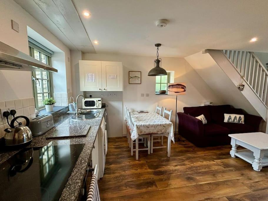 Little Bream - Pretty Cosy Cottage, Sea Views, Walk To The Beach Mawnan Smith ภายนอก รูปภาพ