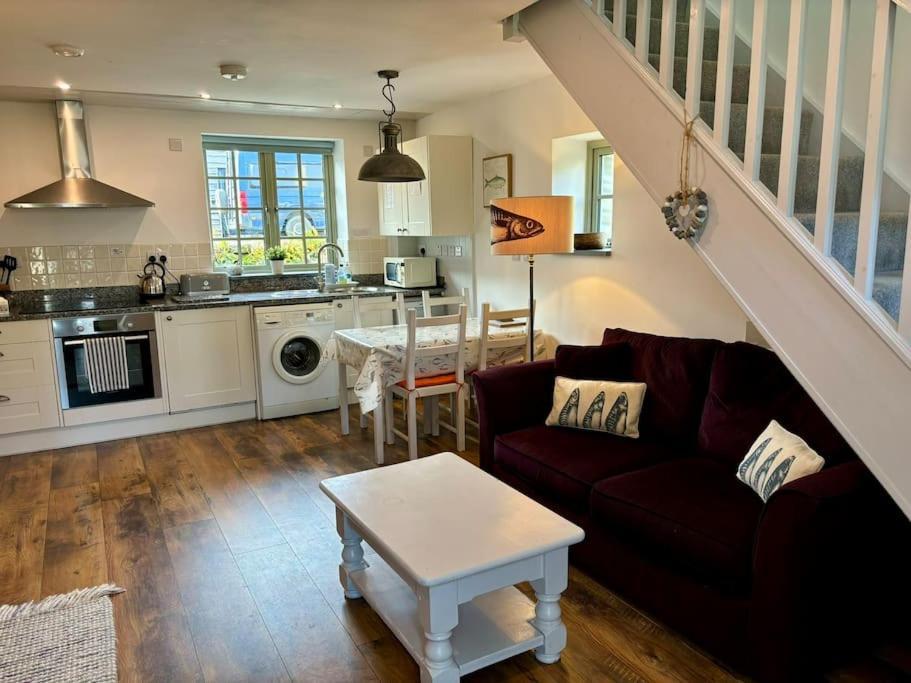 Little Bream - Pretty Cosy Cottage, Sea Views, Walk To The Beach Mawnan Smith ภายนอก รูปภาพ