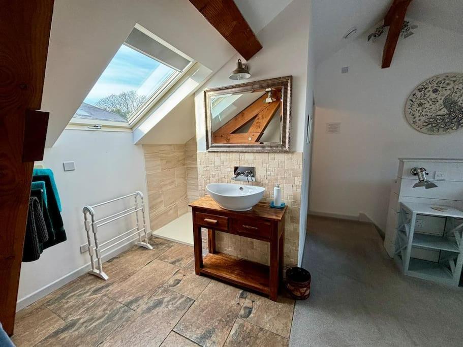 Little Bream - Pretty Cosy Cottage, Sea Views, Walk To The Beach Mawnan Smith ภายนอก รูปภาพ