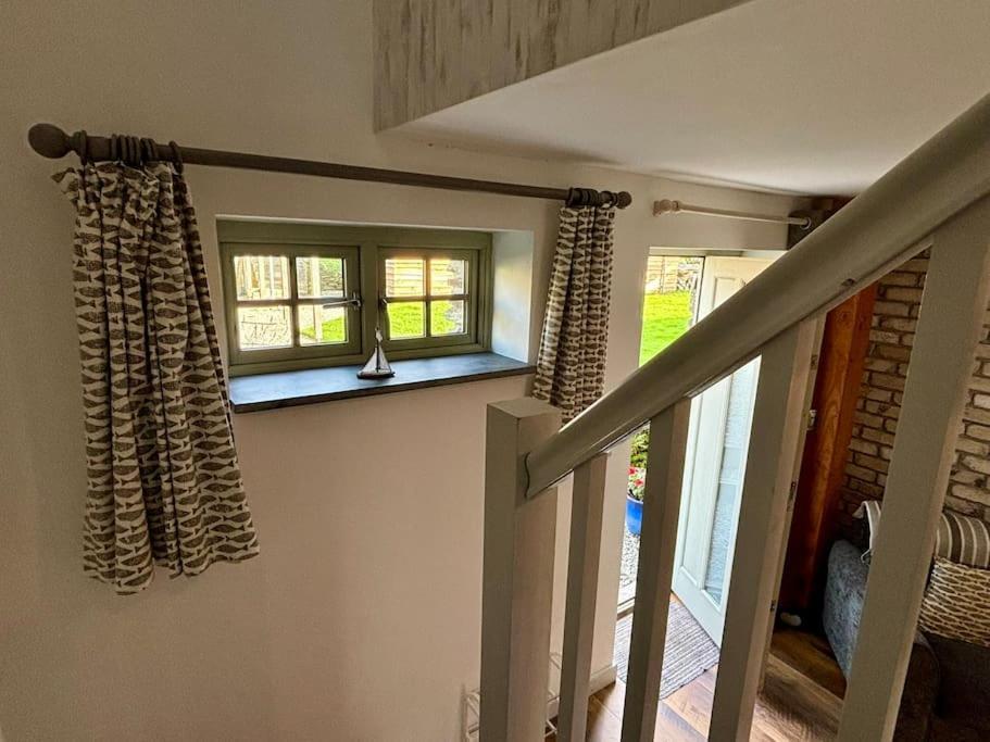 Little Bream - Pretty Cosy Cottage, Sea Views, Walk To The Beach Mawnan Smith ภายนอก รูปภาพ